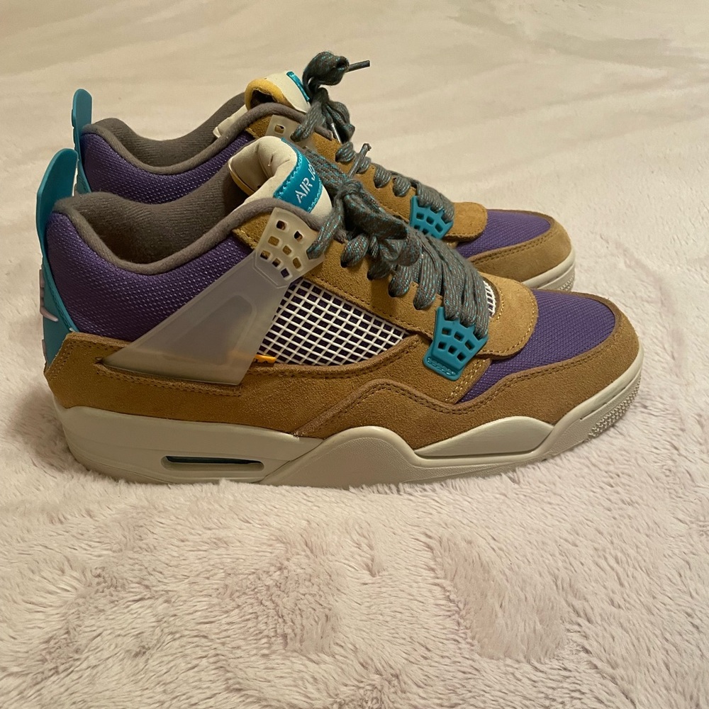 Jordan 4s “Dessert Moss”